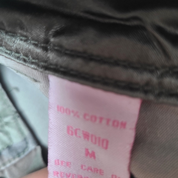 Camouflage Cargo Capris - Picture 9 of 9